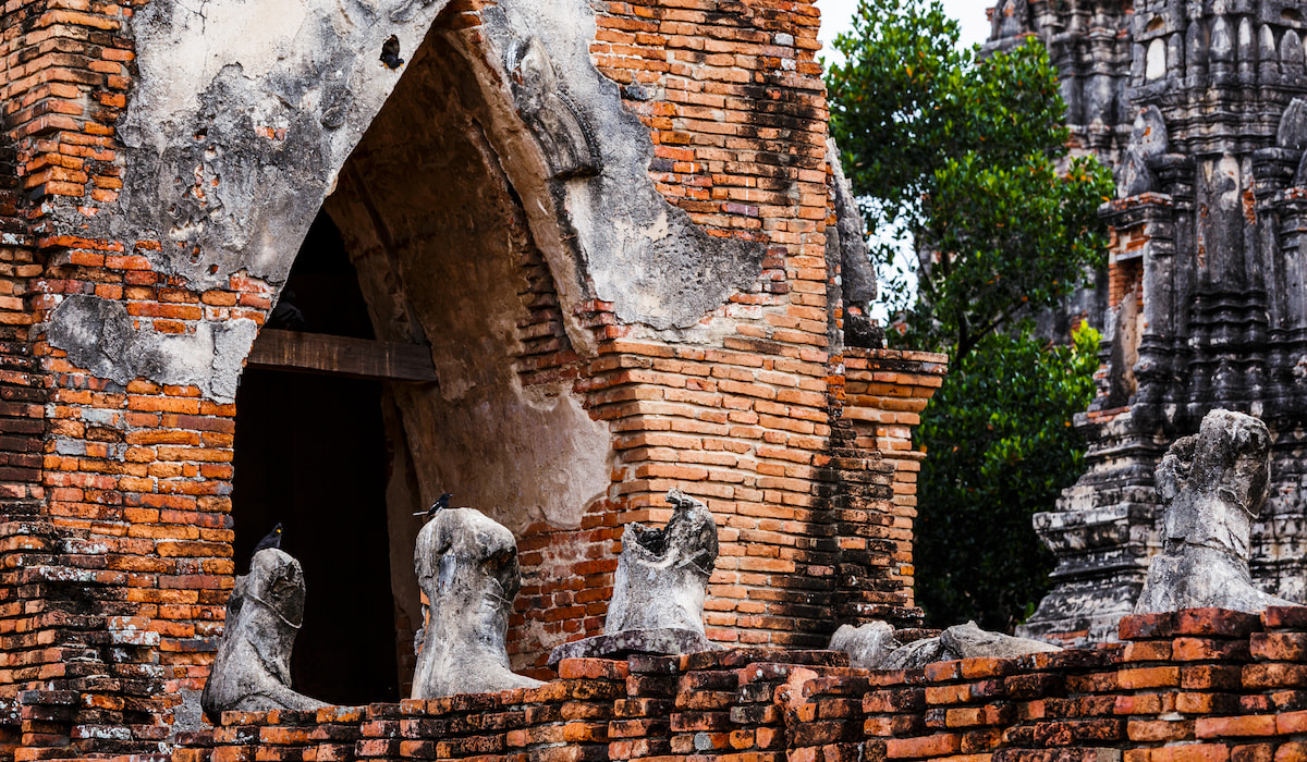 Historical-architecture-in-Ayutthaya-Thailand-Archaeological-Site